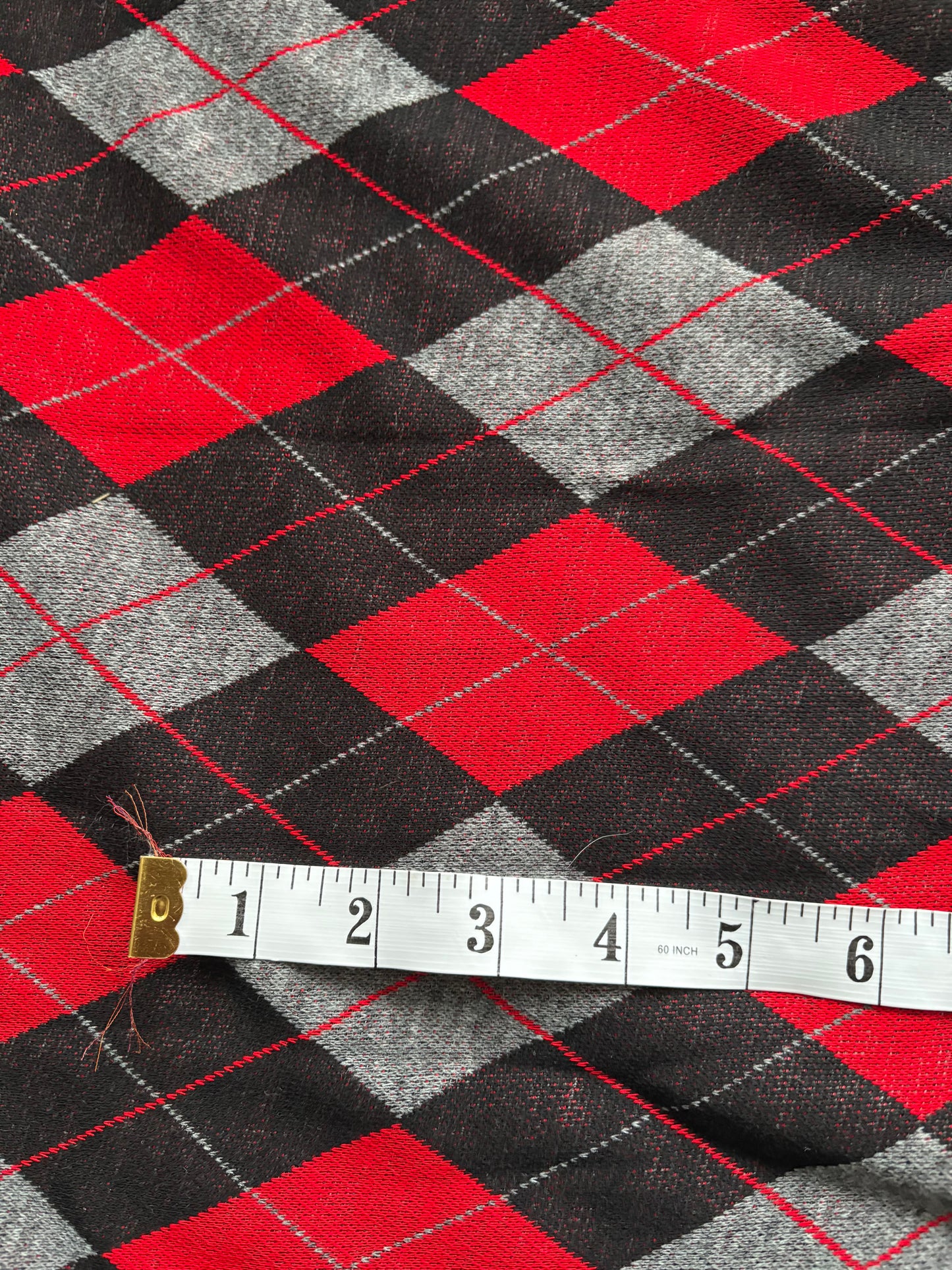 DIAMOND PATTERN KNIT FABRIC 70" x 55"