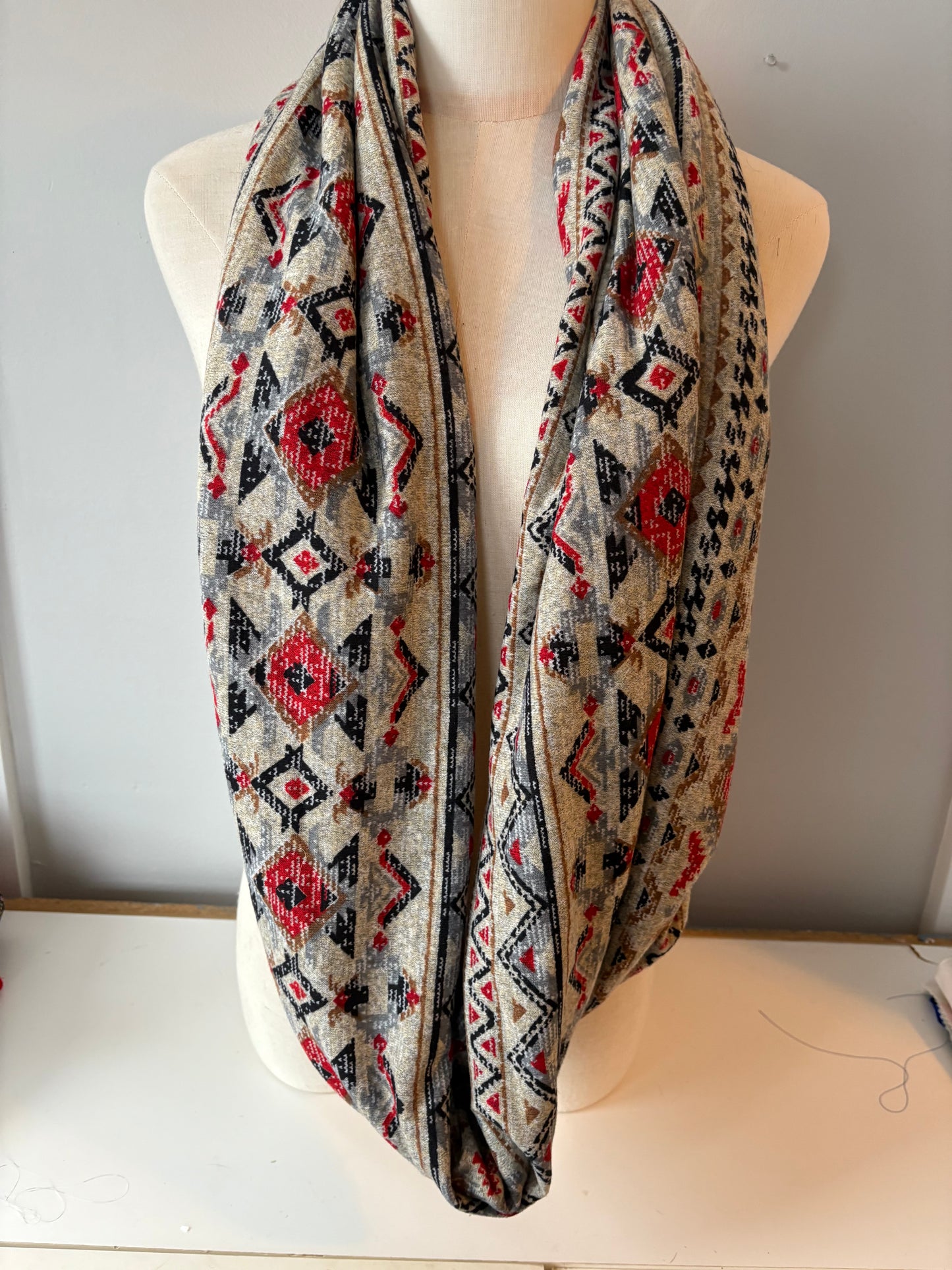 COZY INFINITY SCARF