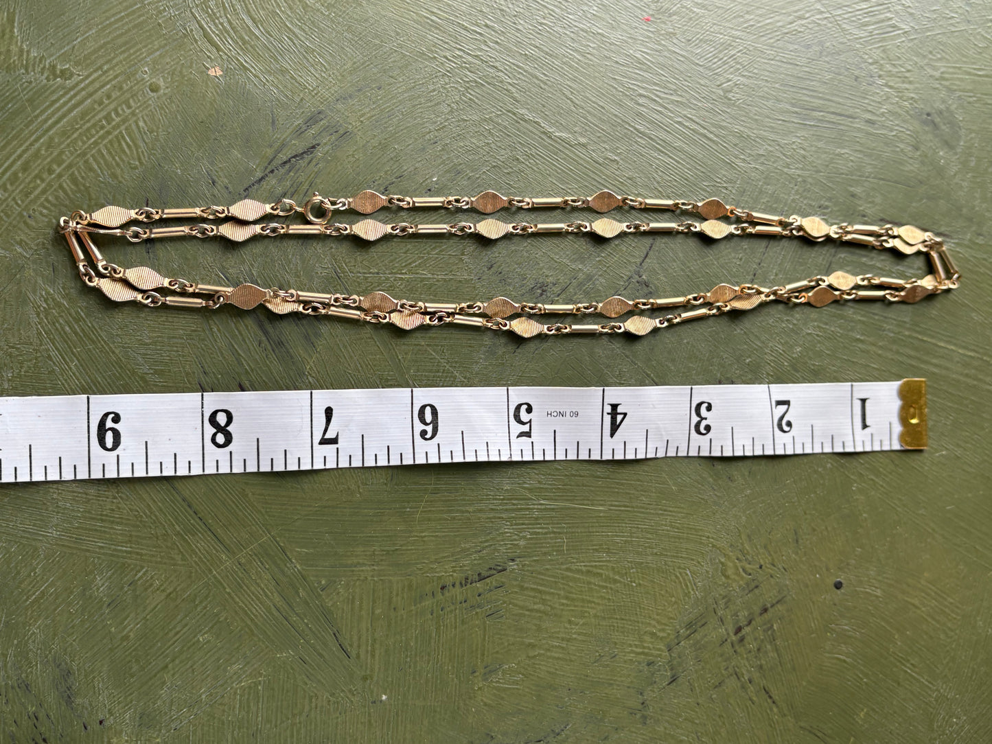 GOLD TONE NECKLACE