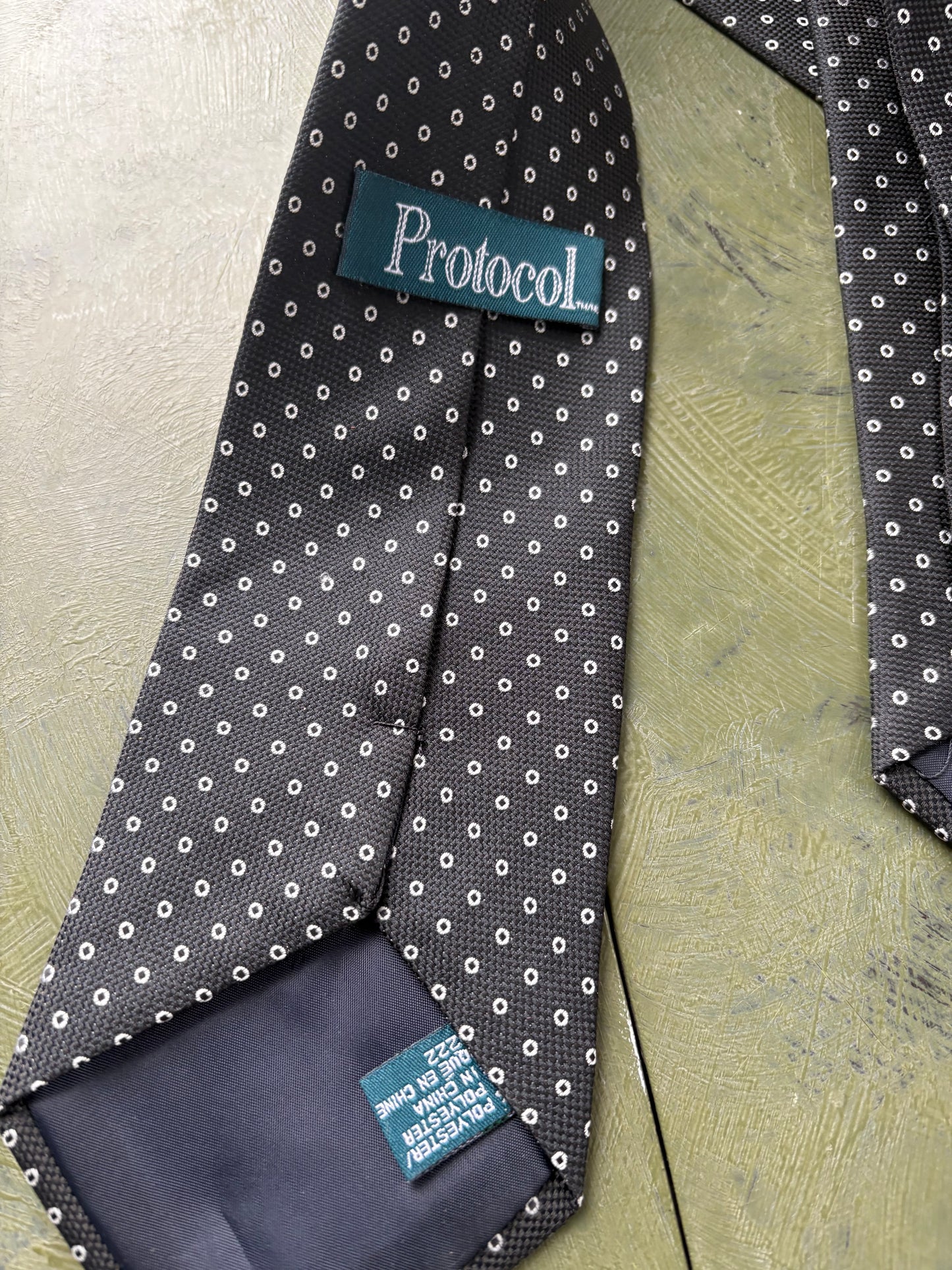 POLKA DOT TIE