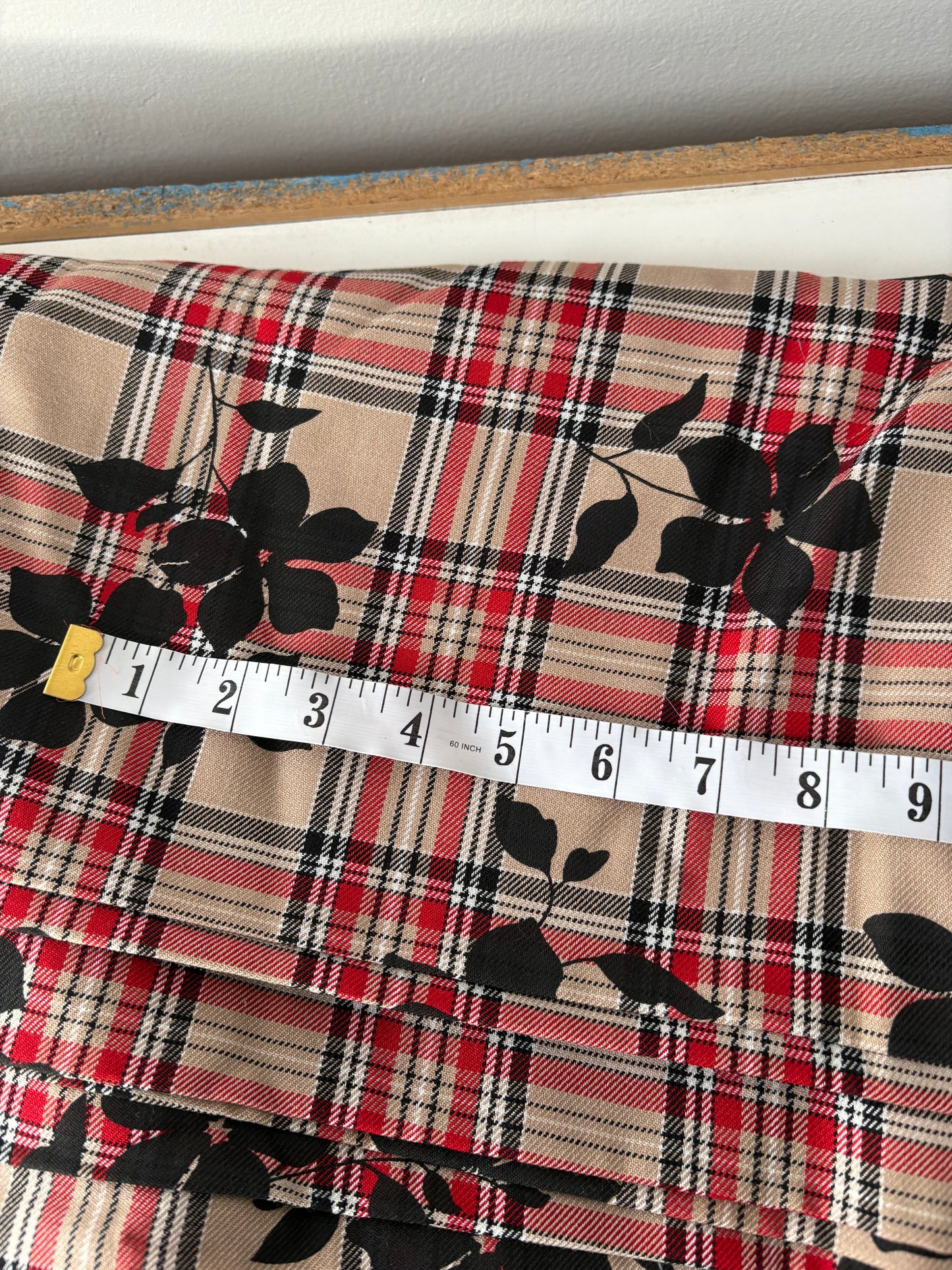 PLAID FLORAL FABRIC 30" x 280"