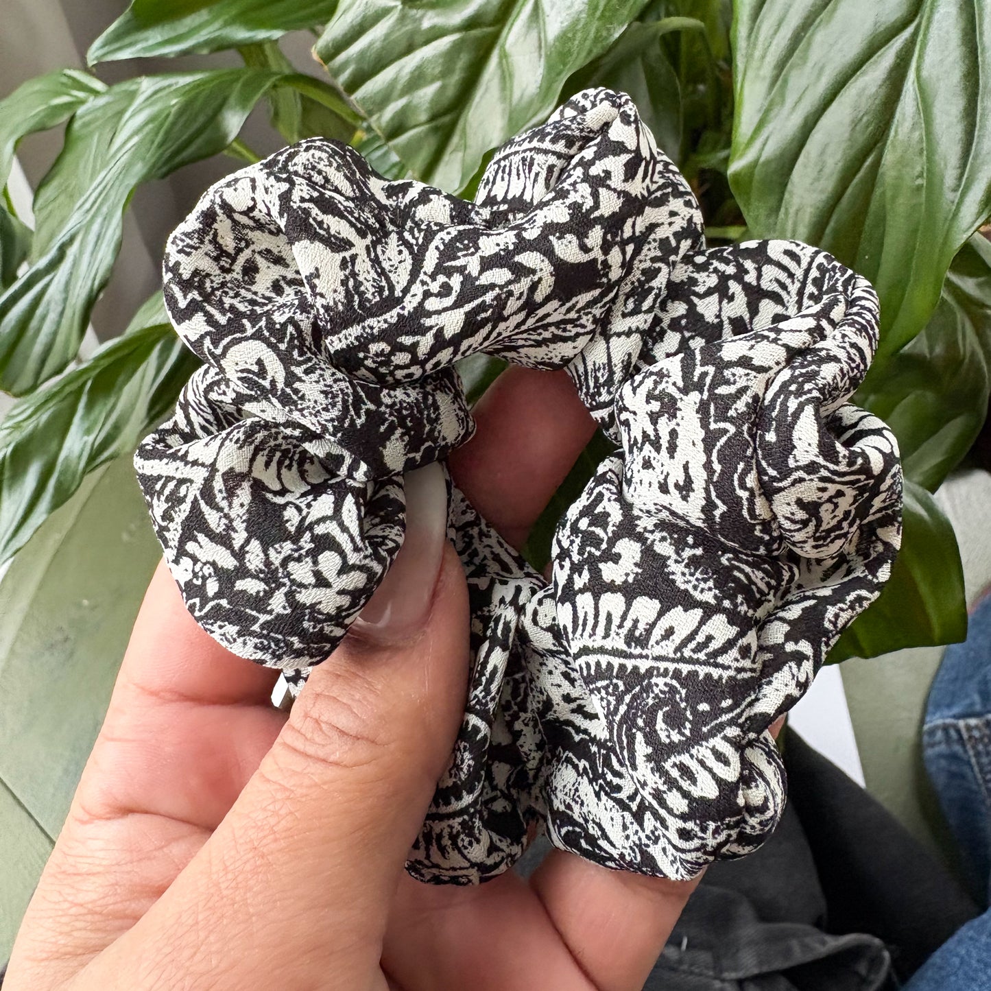 HANNAH MINI SCRUNCHIE