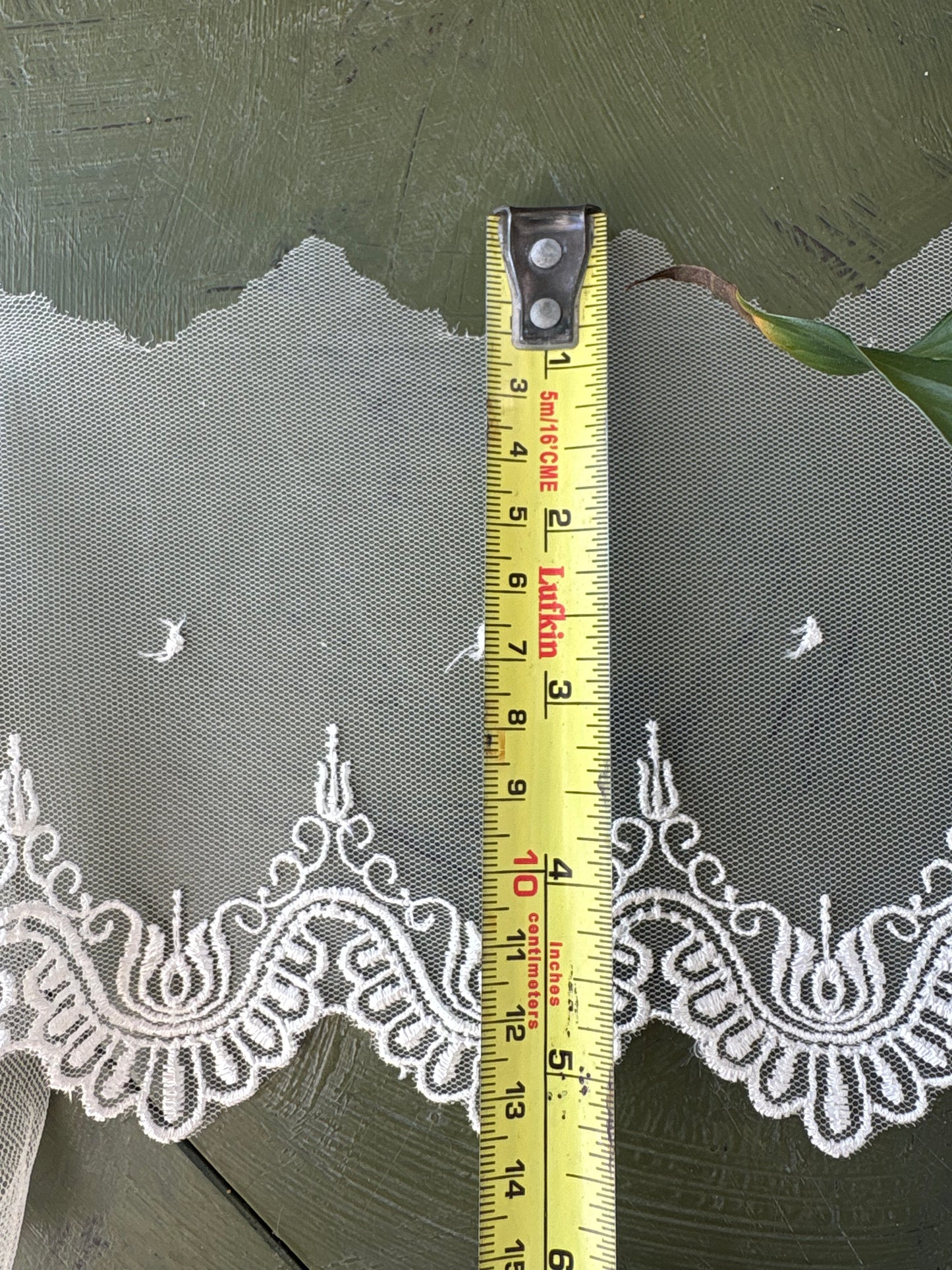 WHITE LACE TRIM - 2M