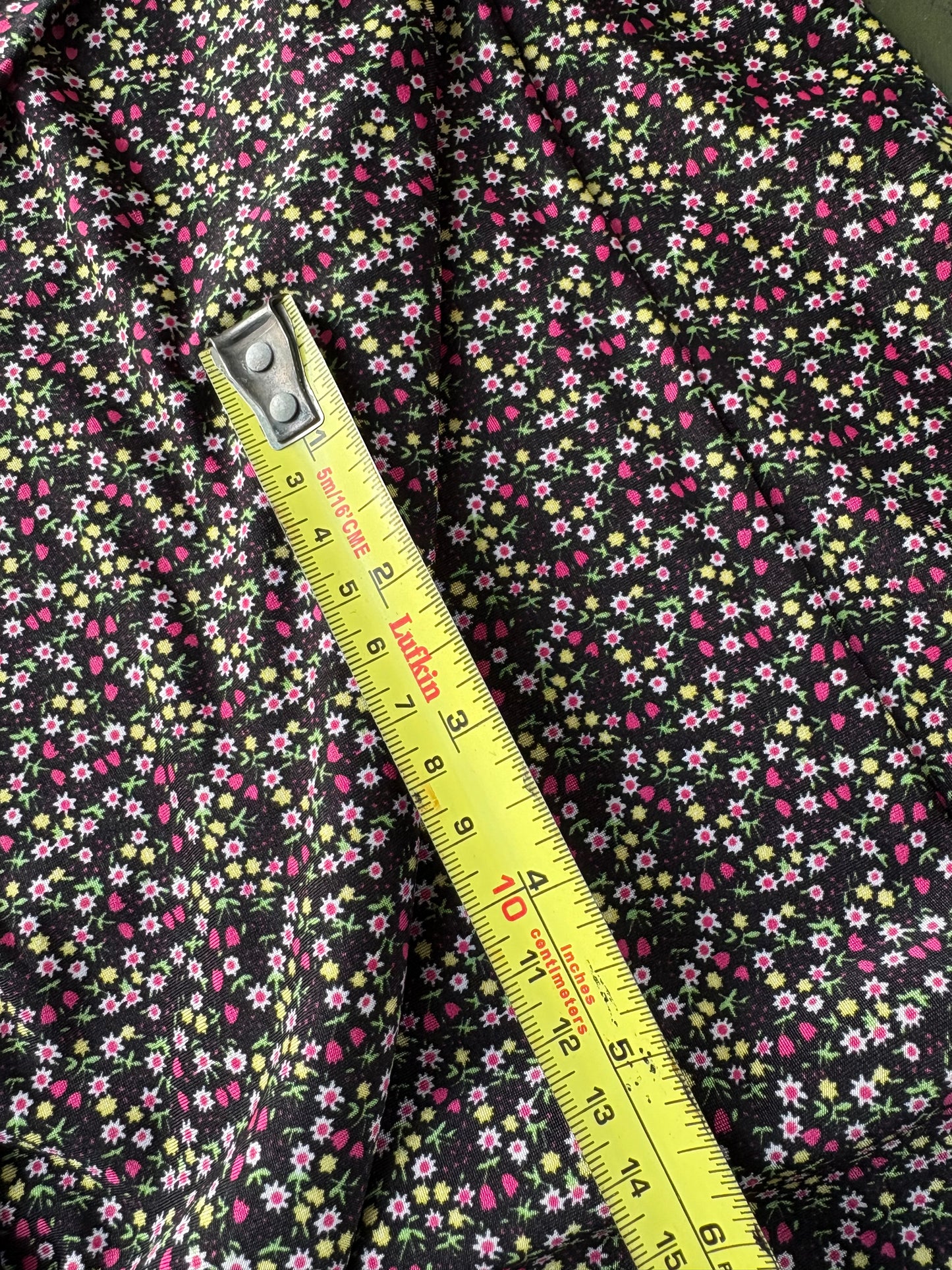 TINY FLORAL FABRIC 68" x 75"