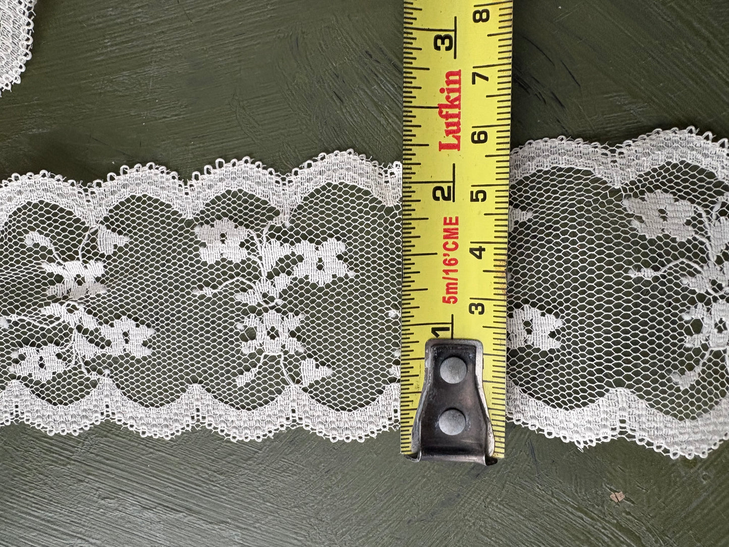 FLORAL SCALLOPED LACE - by the meter