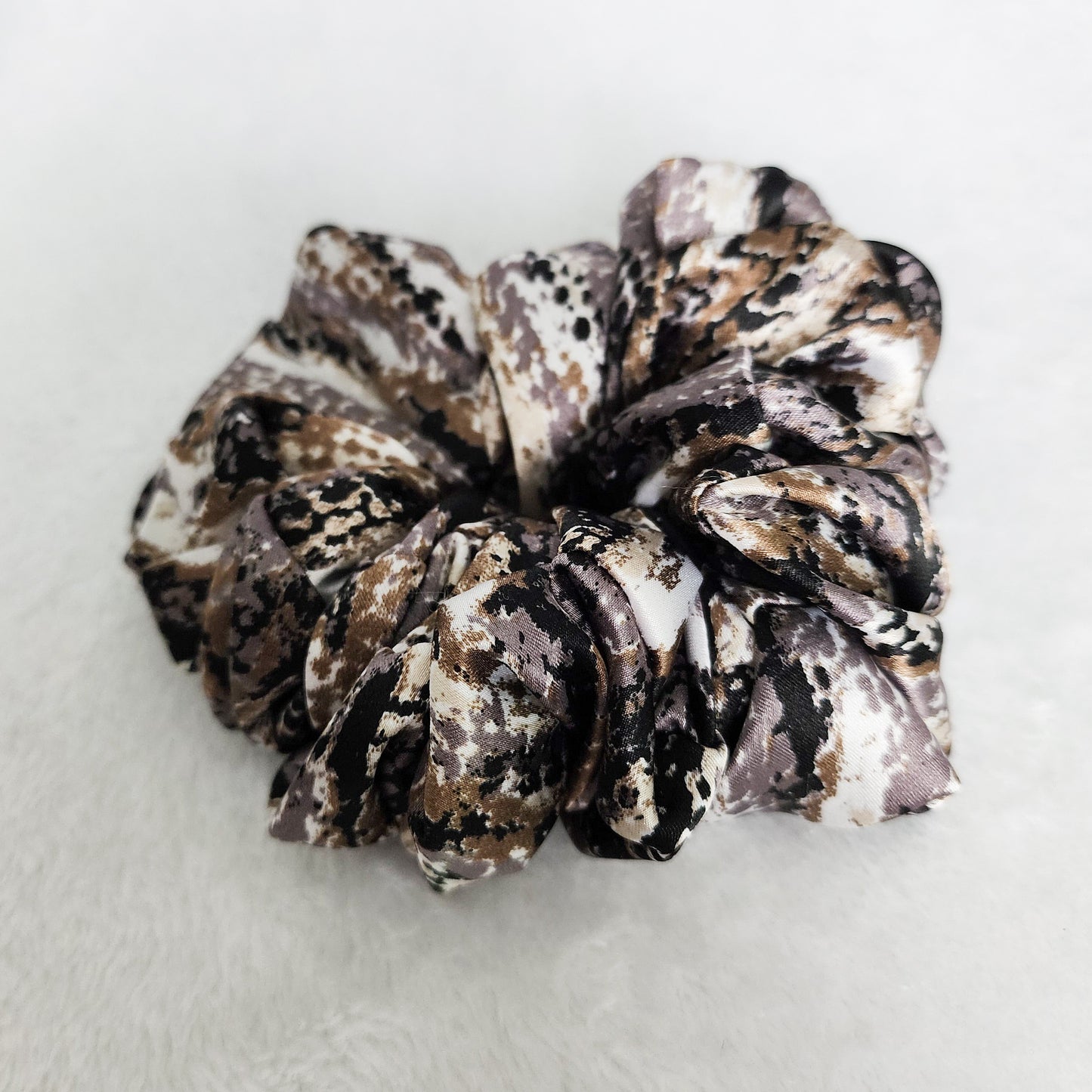 SNAKE SATIN SCRUNCHIE