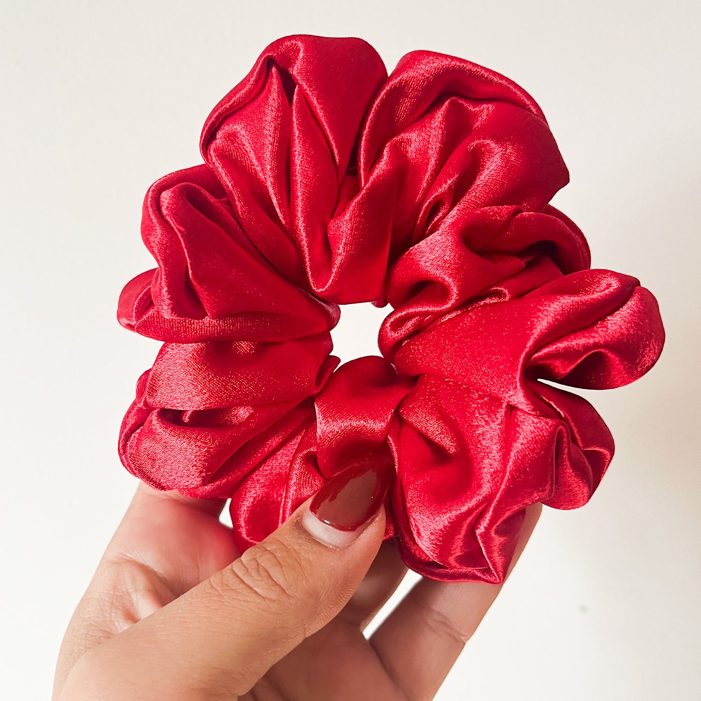 SCARLET SATIN SCRUNCHIE