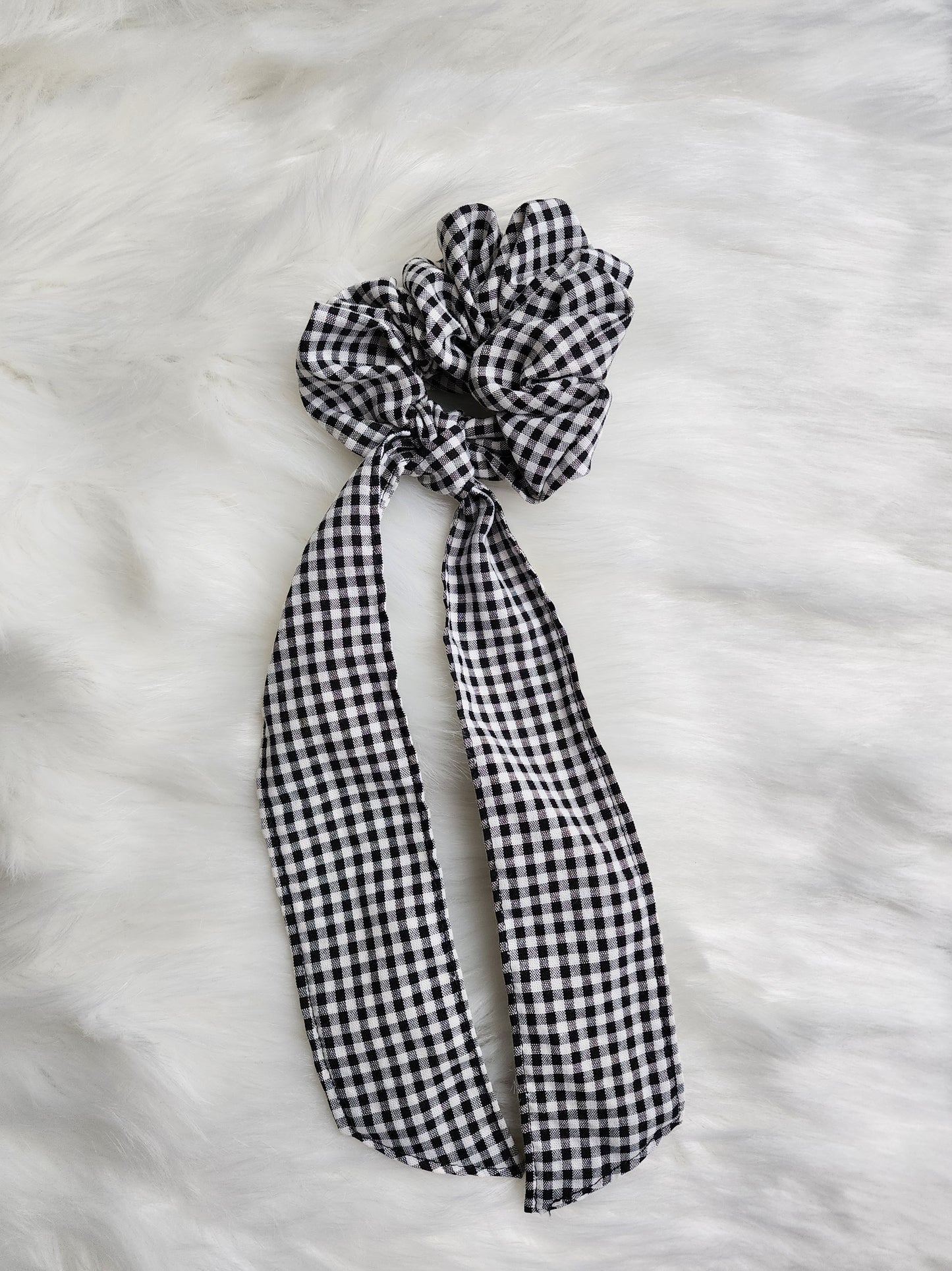 B&W GINGHAM BOW SCRUNCHIE