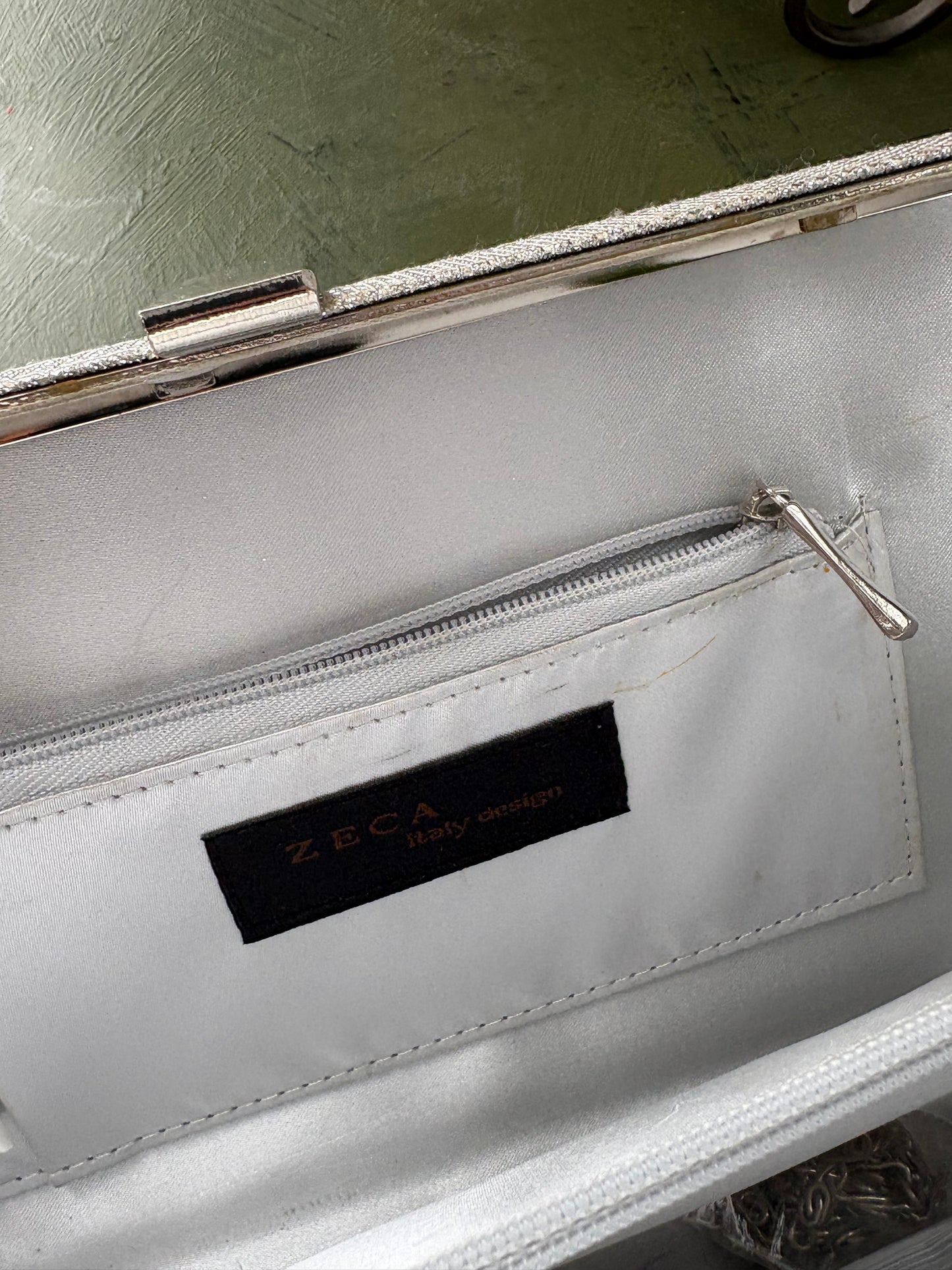 GLITTER CLUTCH