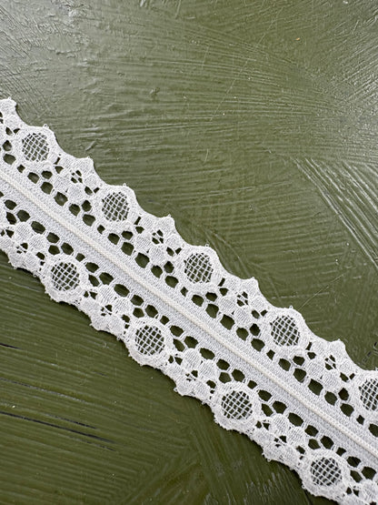 SYMMETRICAL LACE TRIM - by the meter