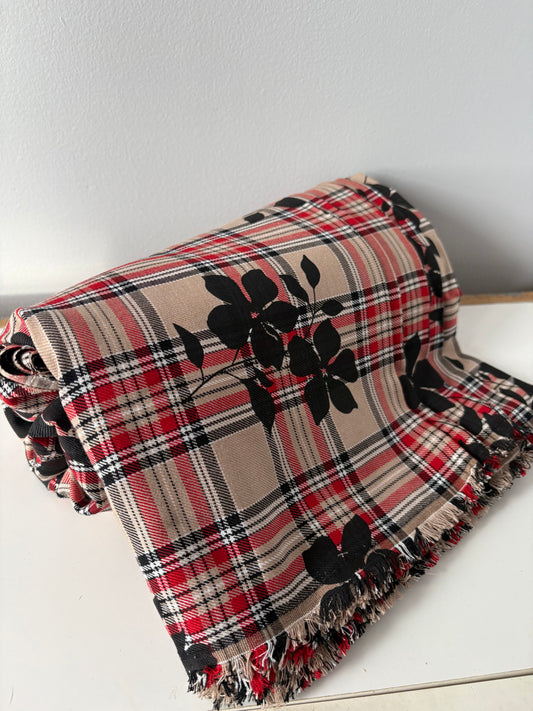 PLAID FLORAL FABRIC 30" x 280"