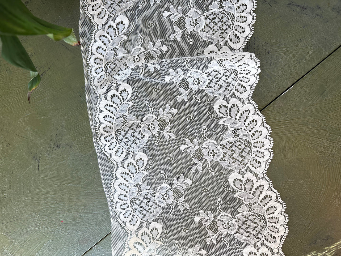 BEIGE LACE TRIM - by the meter