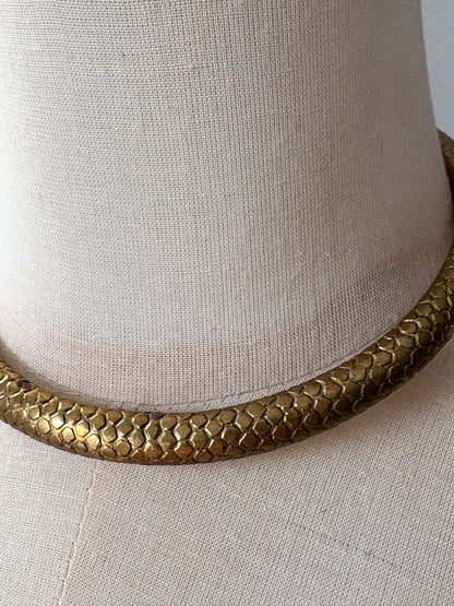 GOLD TONE CHOKER