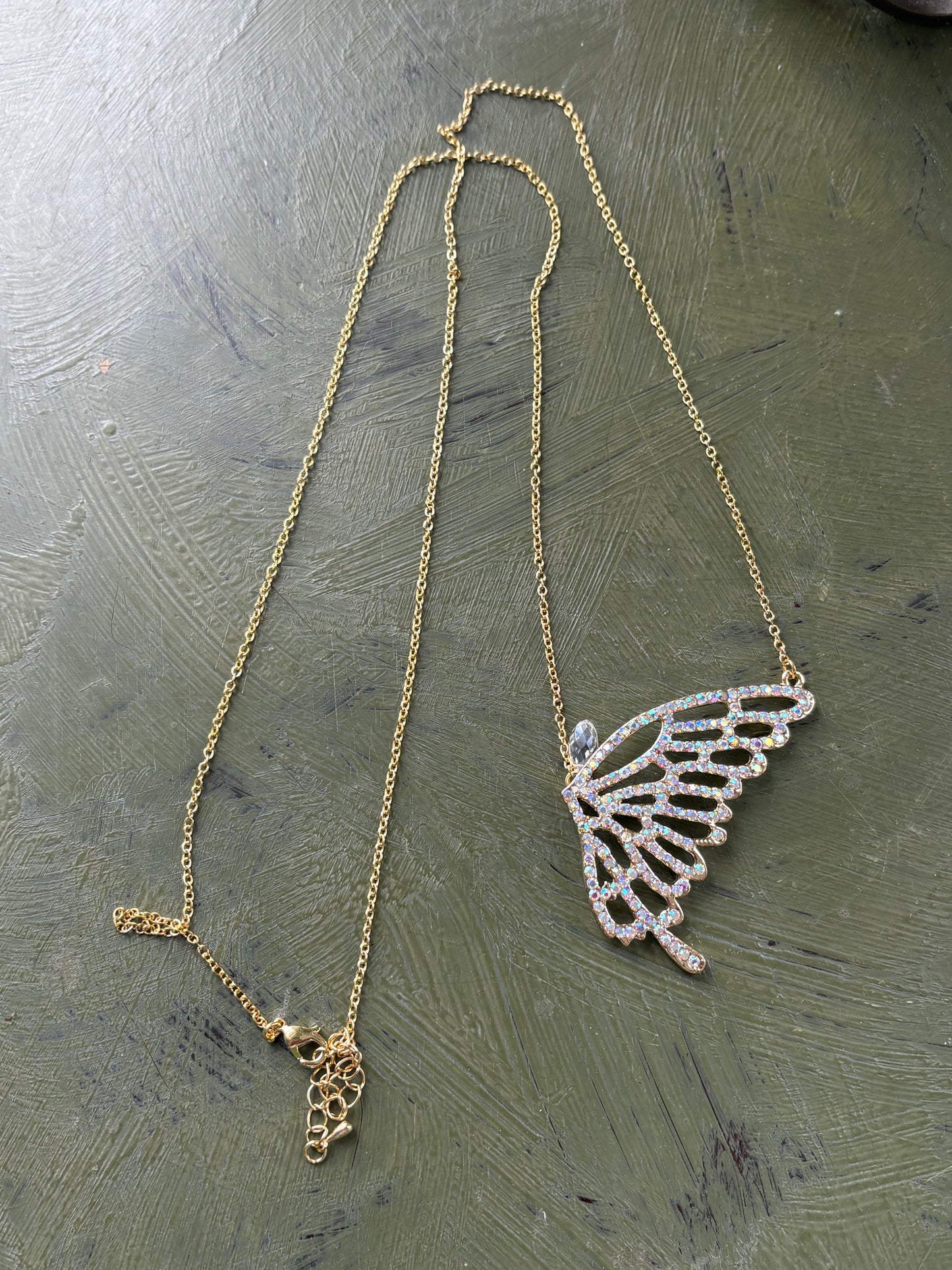 BUTTERFLY WING NECKLACE