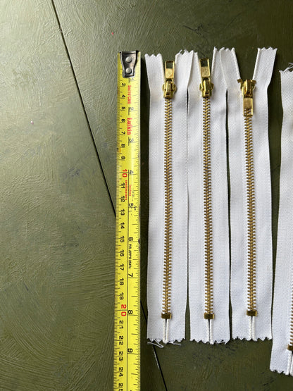 8" WHITE ZIPPERS