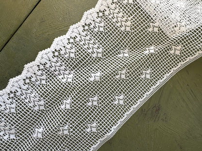 ELEGANT LACE TRIM - by the meter