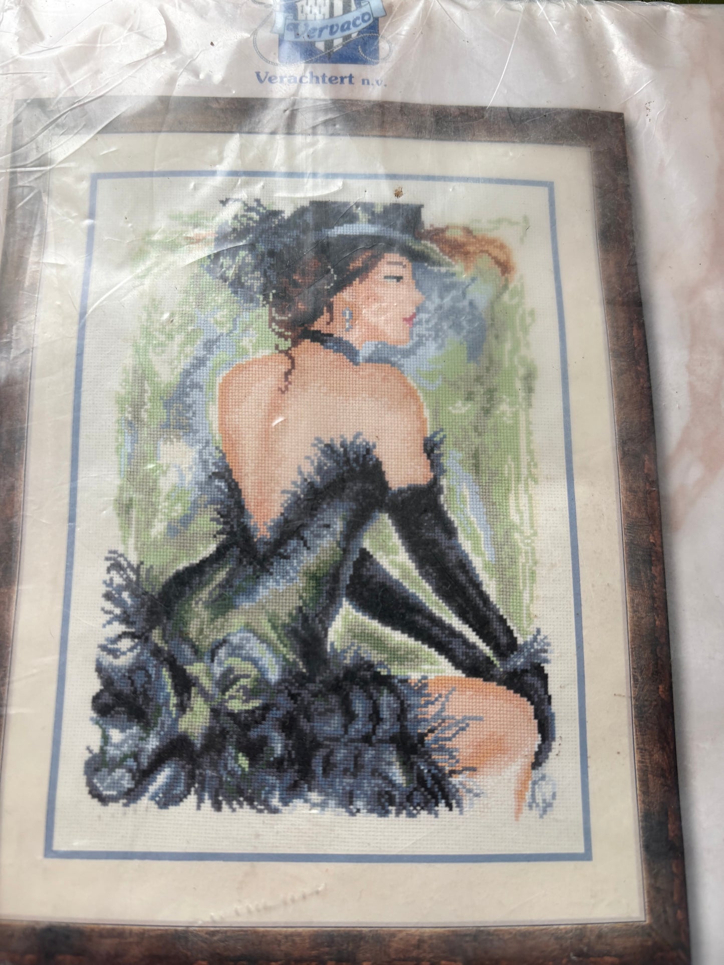 EMBROIDERY KIT