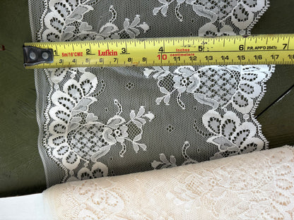 BEIGE LACE TRIM - by the meter