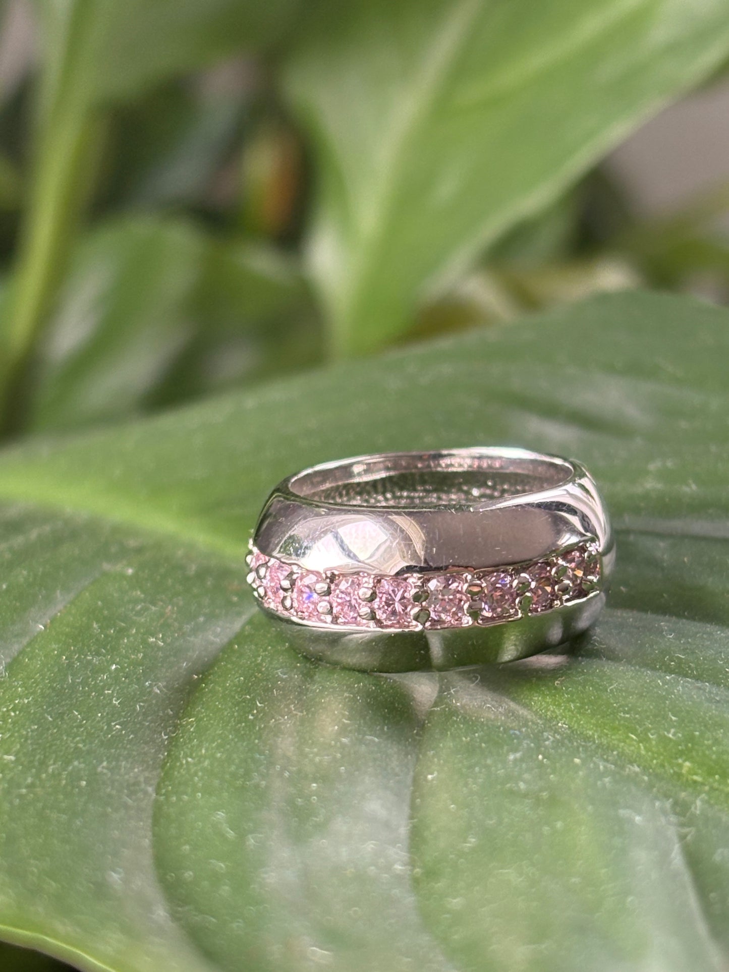 SWAROVSKI CRYSTAL RING - SZ. 5.5