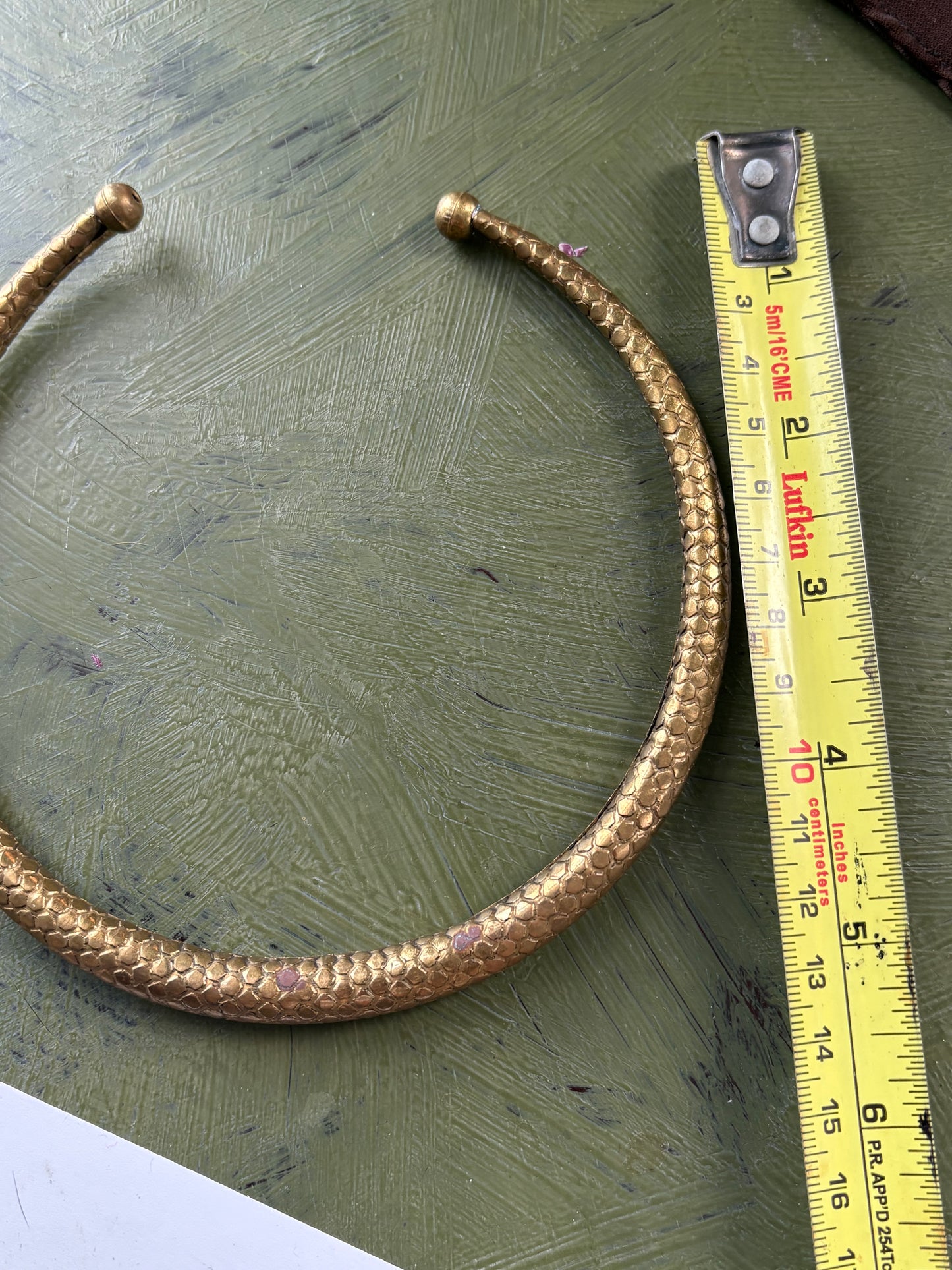 GOLD TONE CHOKER