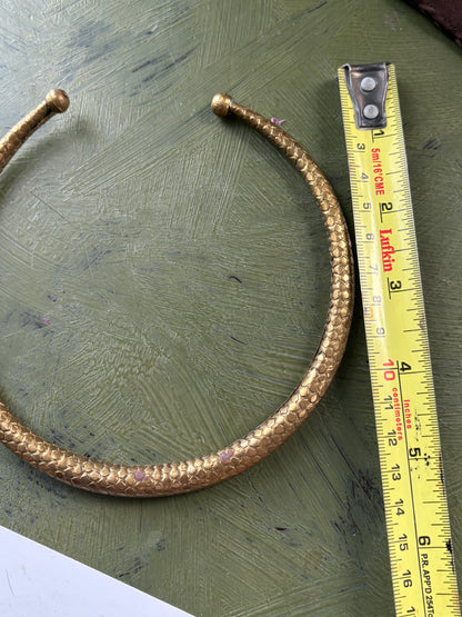 GOLD TONE CHOKER