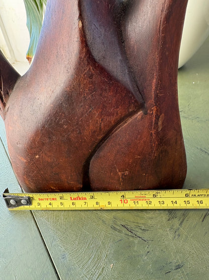 WOOD KISSING STATUE