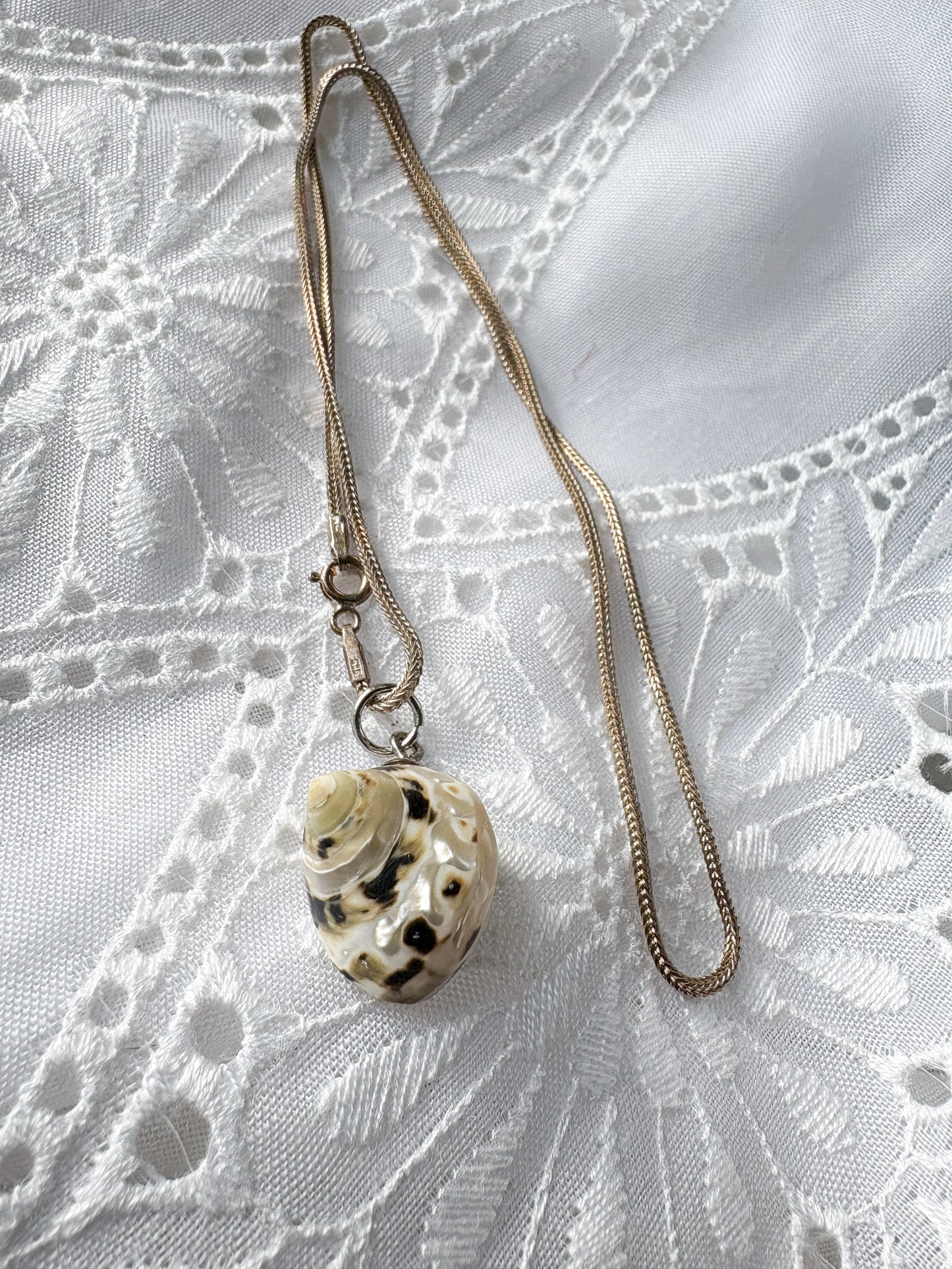 925 STERLING SHELL NECKLACE