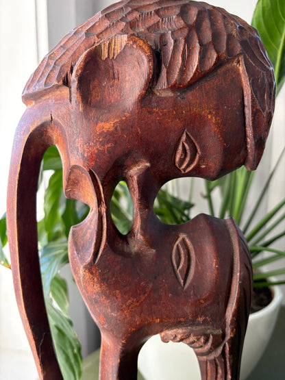 WOOD KISSING STATUE