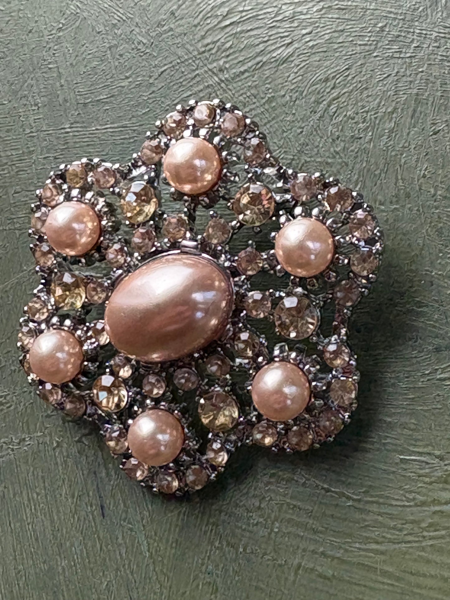 FAUX PEARL BROOCH