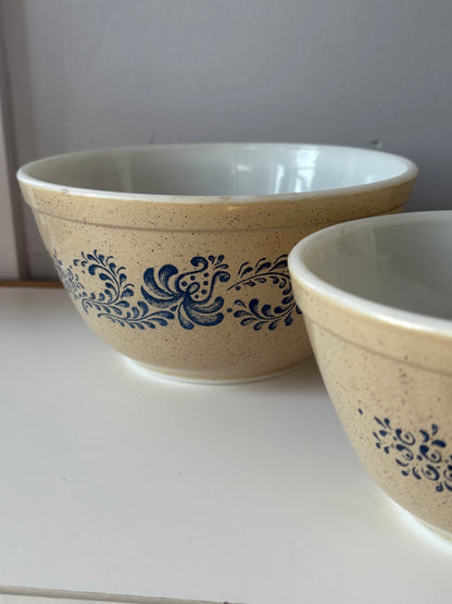PYREX MIXING BOWLS