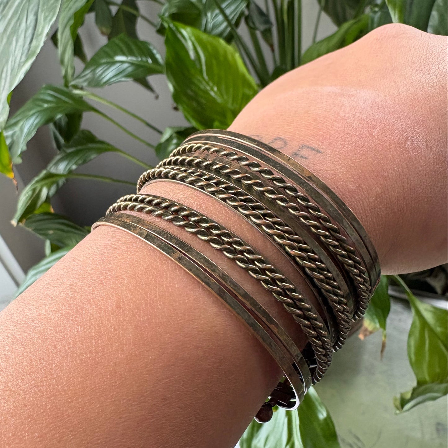 METAL CUFF BRACELET