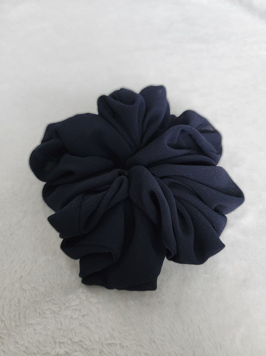 NAVY SCRUNCHIE