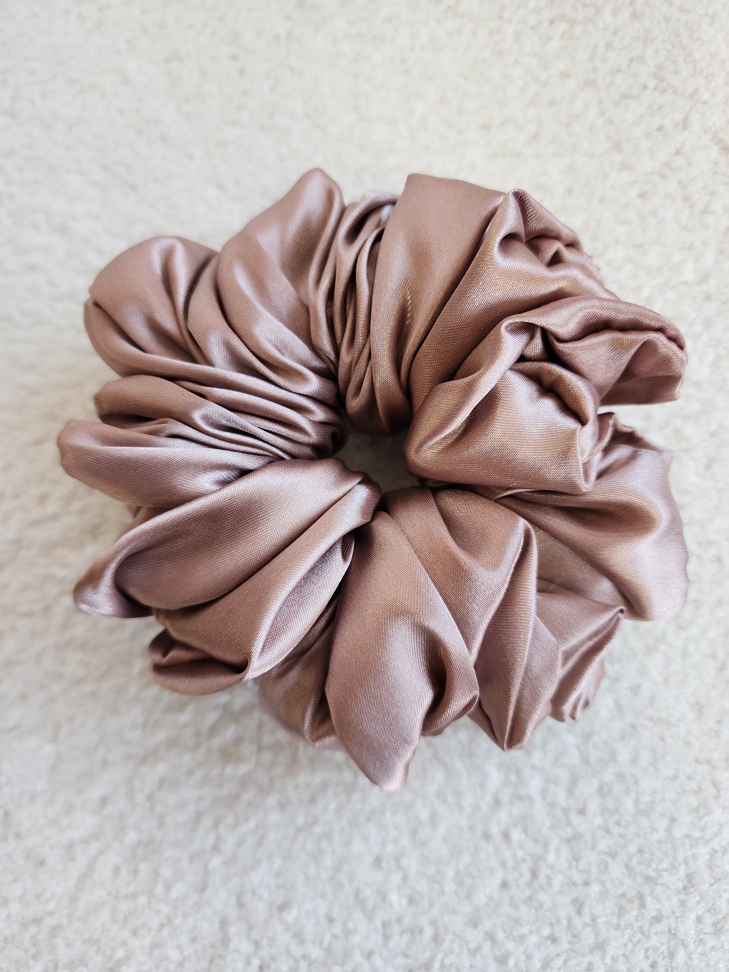 LATTE SATIN SCRUNCHIE