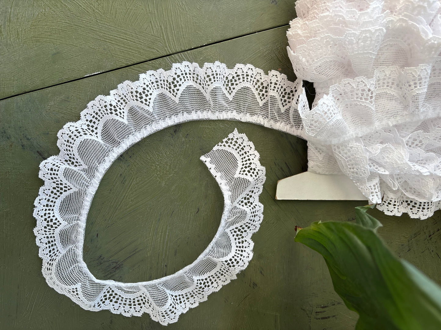 RUFFLE LACE TRIM - by the meter