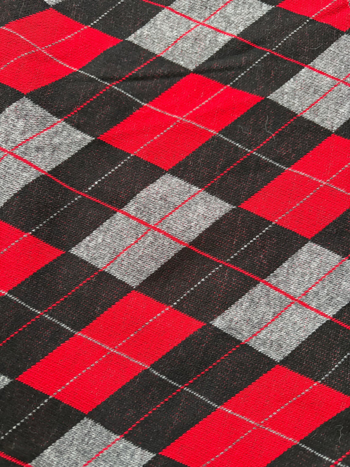 DIAMOND PATTERN KNIT FABRIC 70" x 55"