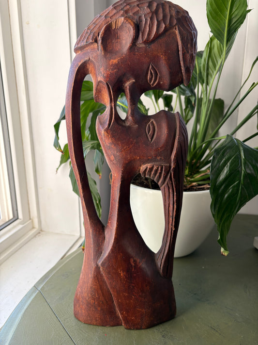 WOOD KISSING STATUE