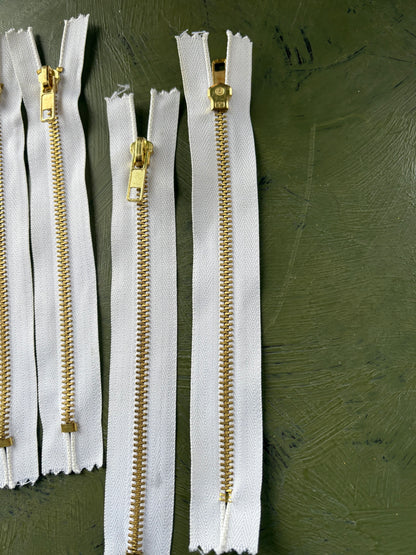8" WHITE ZIPPERS