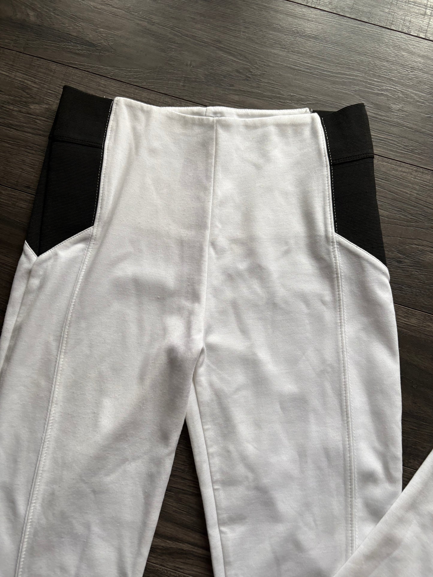 WHITE LEGGINGS - LARGE