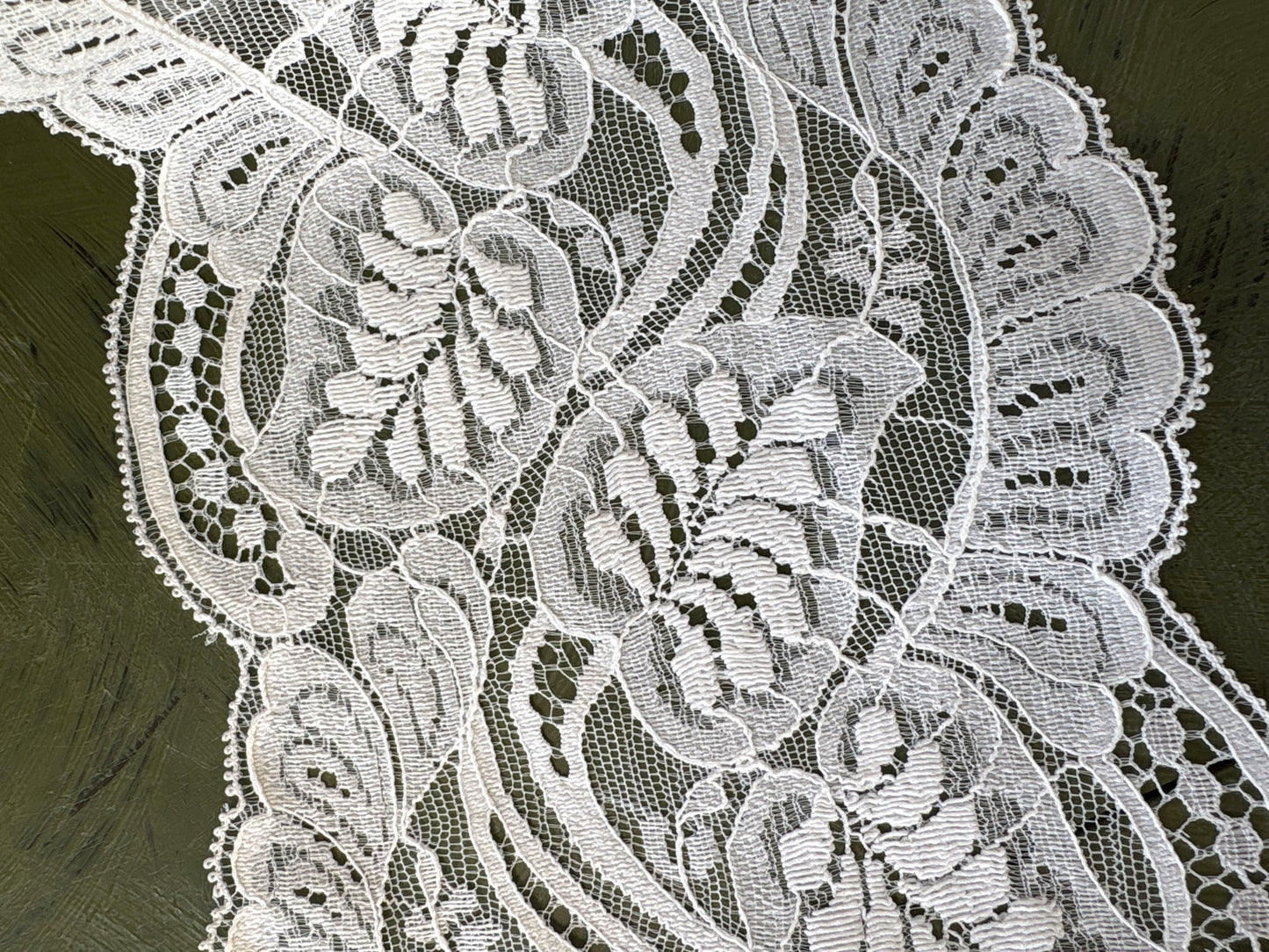 LEAF LACE TRIM - by the meter
