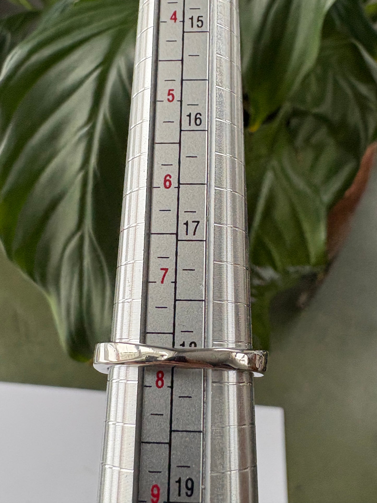 GOLDEN STONE RING - SZ. 7.75