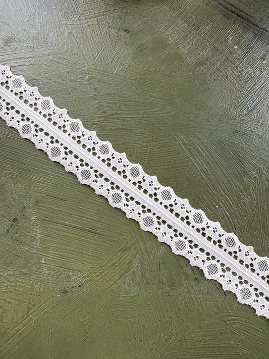 SYMMETRICAL LACE TRIM - by the meter