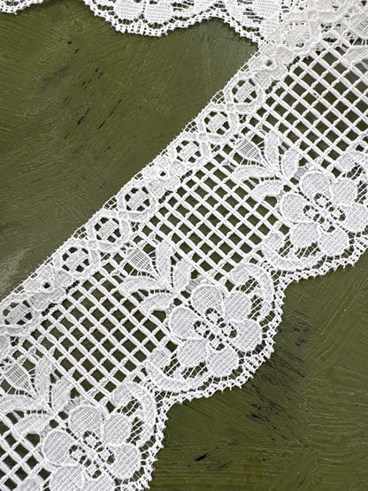 LACE TRIM - by the meter