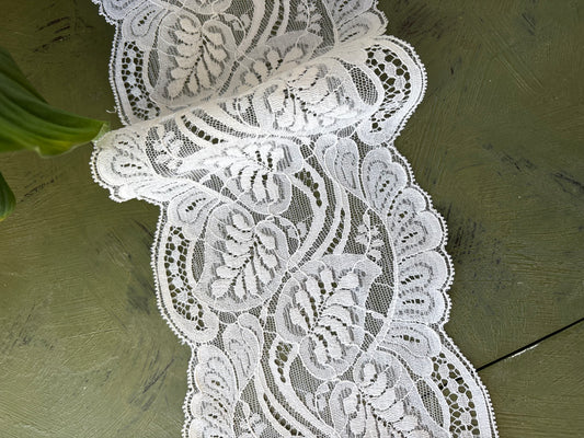 LEAF LACE TRIM - by the meter
