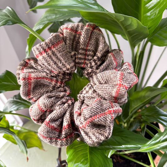PLAID SCRUNCHIE