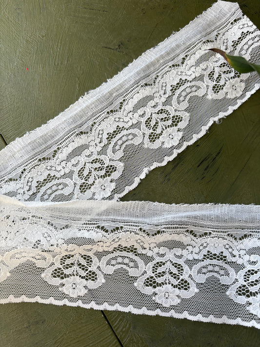 LACE TRIM - by the meter