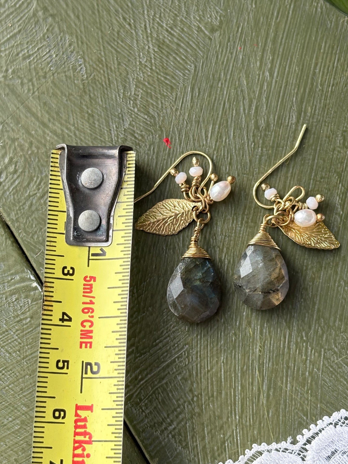 STONE DANGLE EARRINGS
