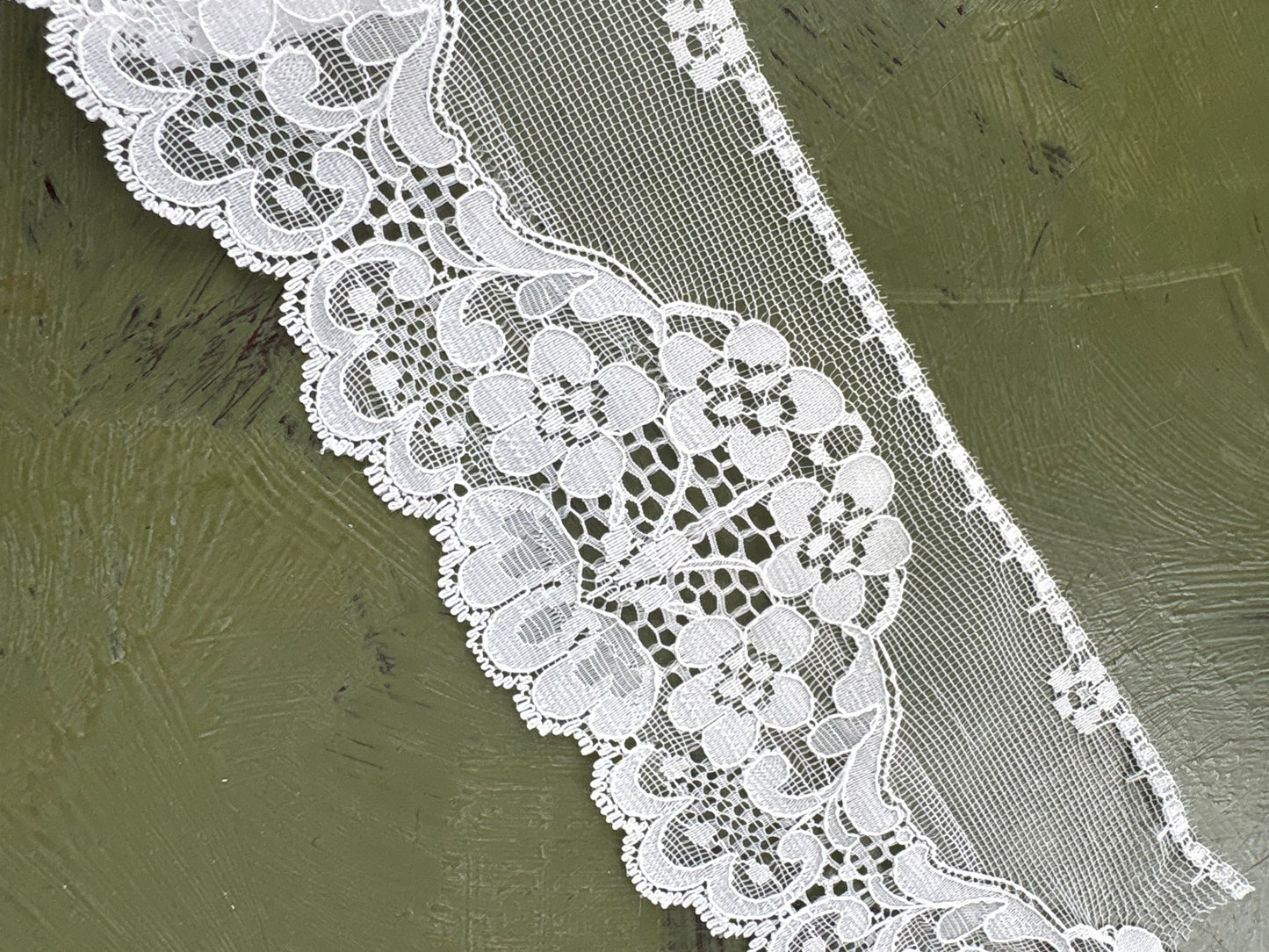 ORNATE LACE TRIM - by the meter