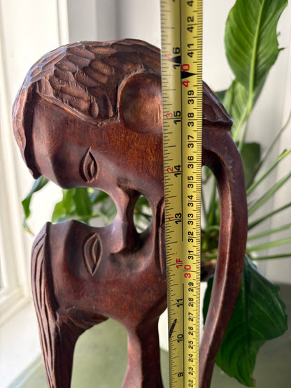 WOOD KISSING STATUE