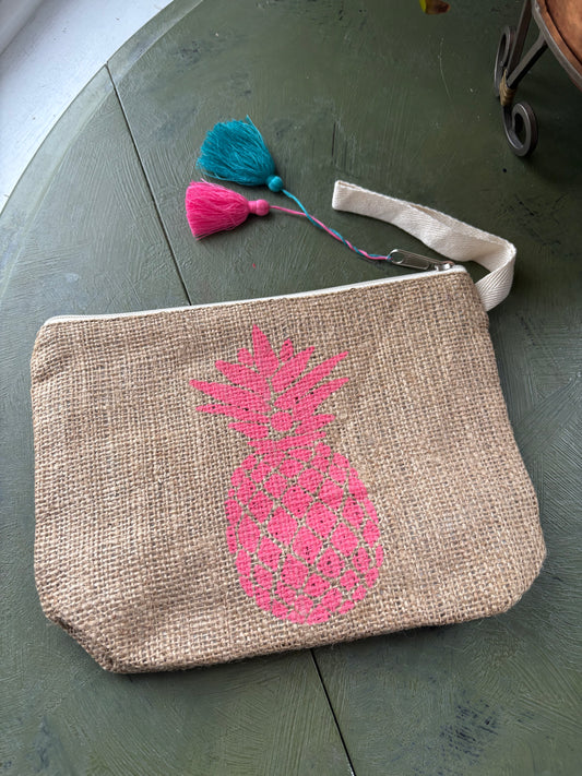 UPCYCLED PINEAPPLE POUCH