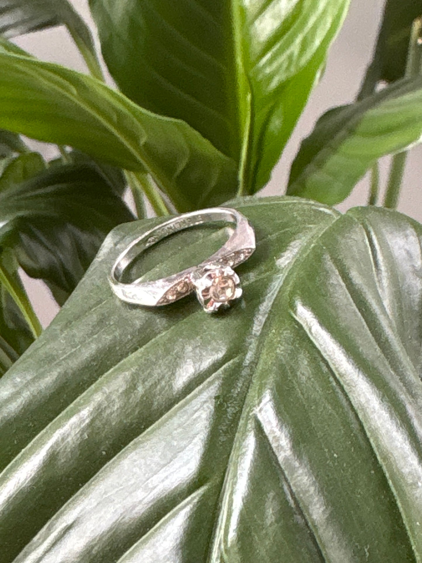 925 STERLING SILVER RING - SZ. 8